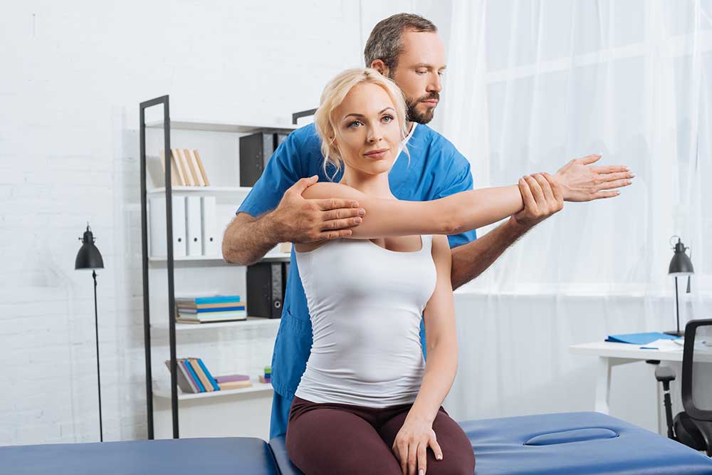 How Do You Know If You Need a Physio or a Chiropractor?